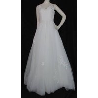 Bnwot White Size 10 Spaghetti Strapped Wedding Dress