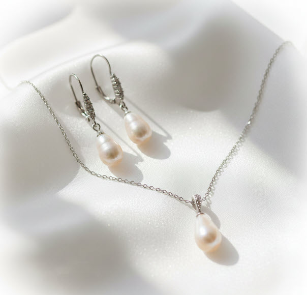 Pearl bridal set